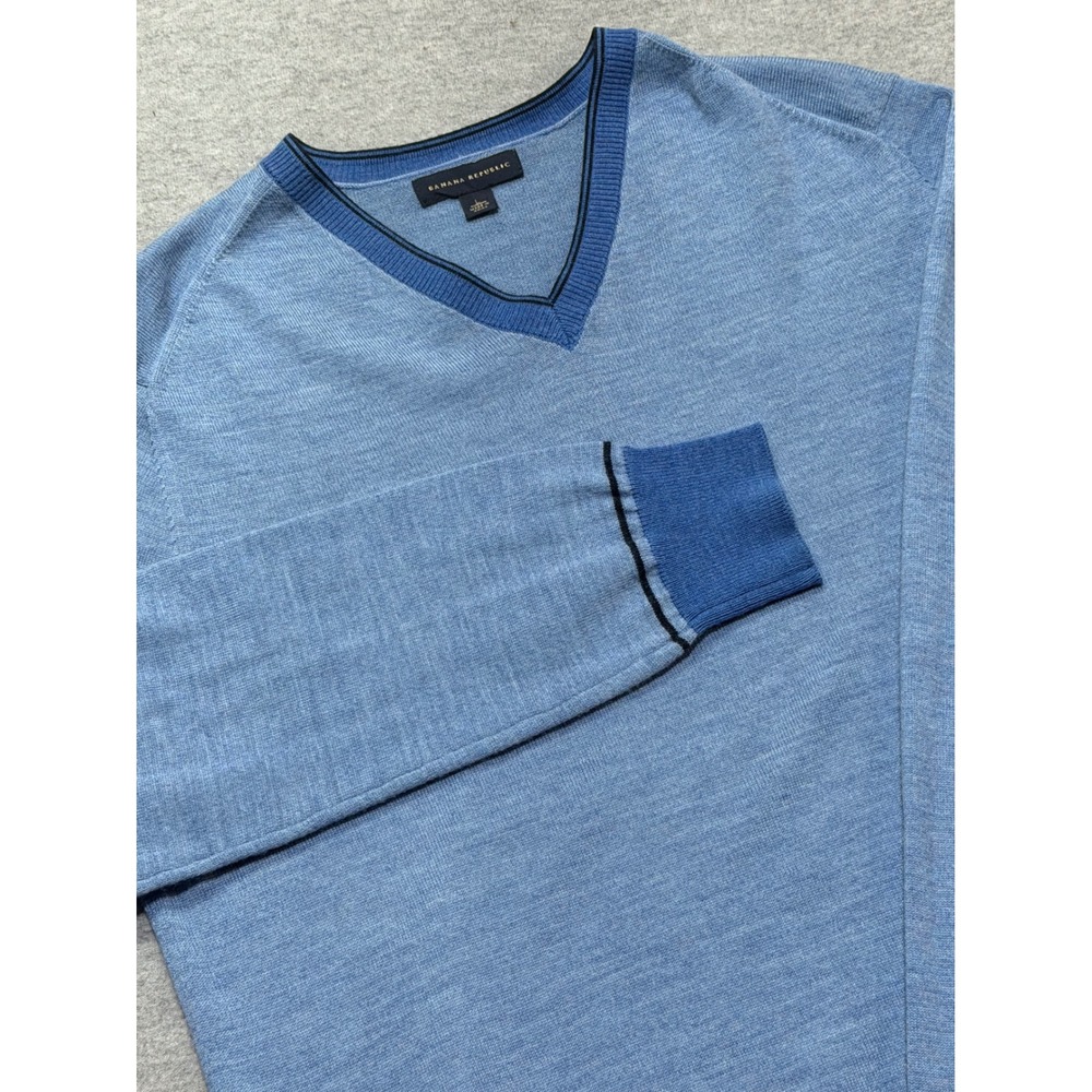 Banana Republic Mens Light Blue Merino Wool Blend Tipped V-Neck Sweater Large